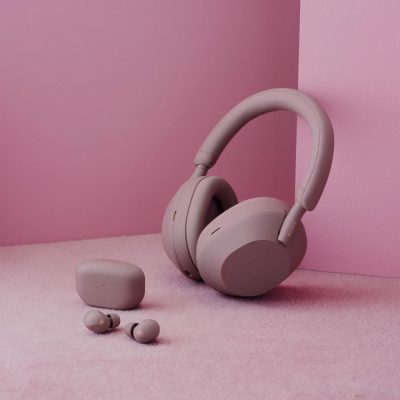 Sony WH-1000XM5 i Sony WF-1000XM5 w wersji Smoky Pink