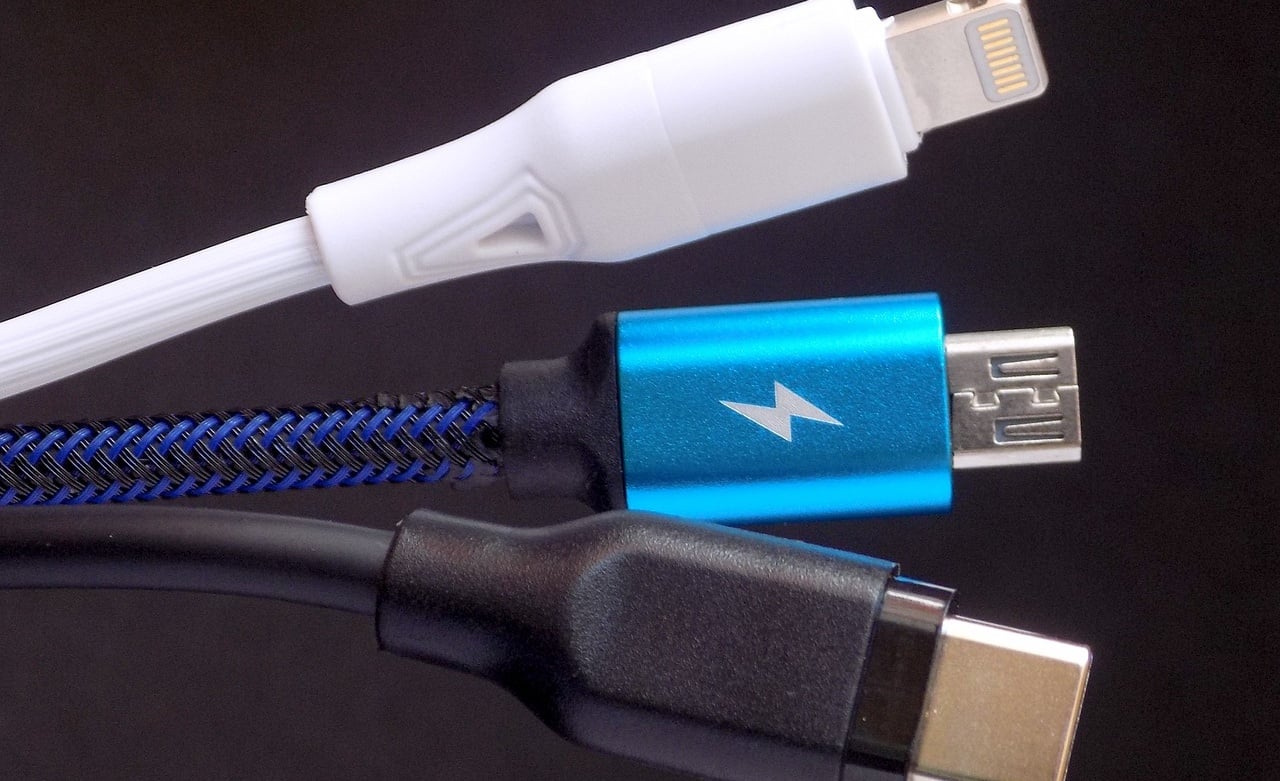 kable przewody usb-c lightning micro-usb ładowanie